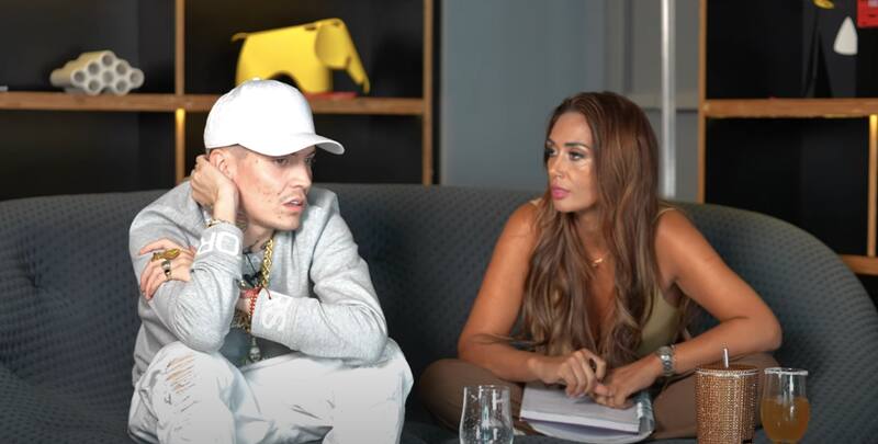 Marcianeke reveló las dificultades que presenta para expresar su sentir.