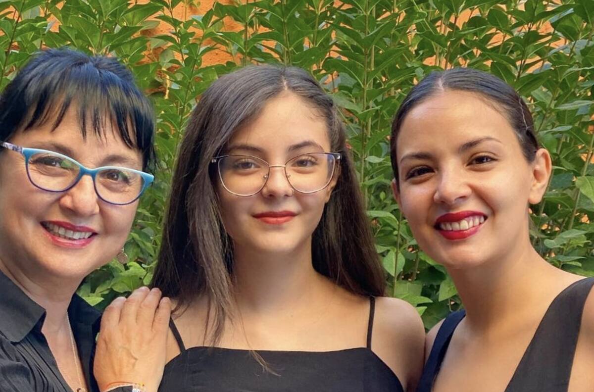 "Con la mejor compañía viajera": Carolina Marzán disfrutó de un regaloneo matutino junto a su nieta Amanda, hija de Carolina Arredondo