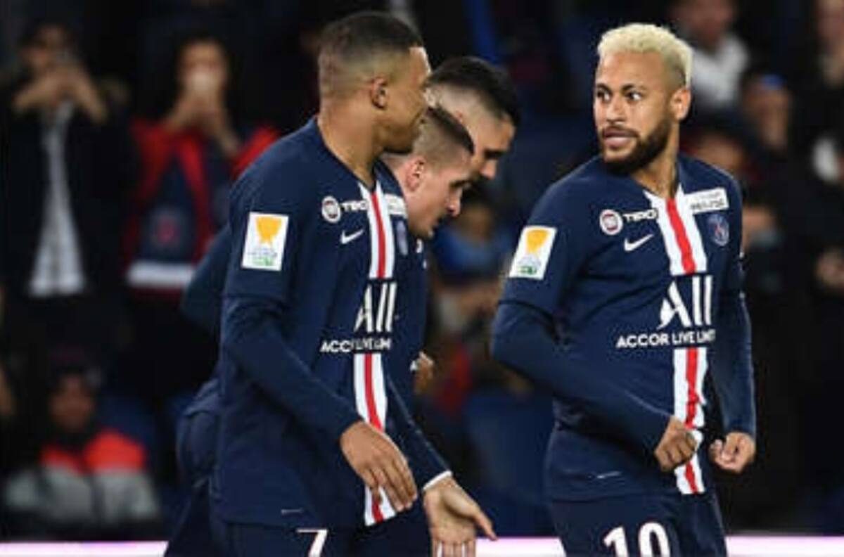 Tremendo blooper en la defensa del Saint Etienne para el tercer gol del PSG