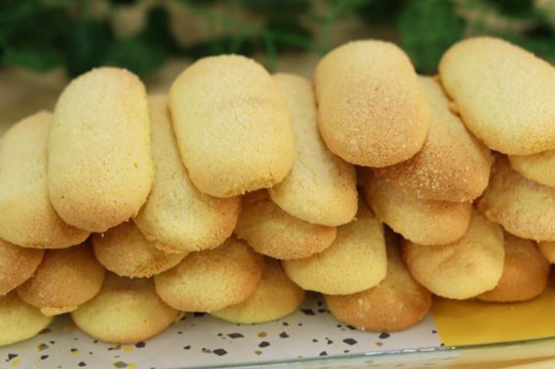 Aprende a cocinar estas dulces y suaves galletas de champagne.