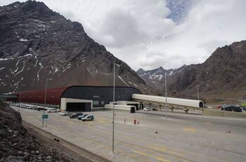 Reabren paso Los Libertadores "exclusivo para retorno a su país de origen"