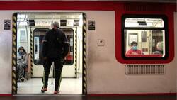 Sujeto detenido con ácido sulfúrico en el metro lesionó a tres personas