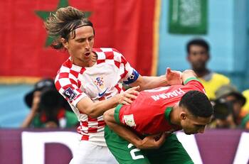 La representante de La Roja: reconocida influencer chilena fue la encargada de premiar a estrella del Mundial Qatar 2022