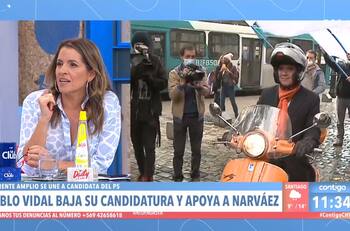 "Dicen que estaba haciendo un delivery y pasó a inscribirse": Julio César Rodríguez y Monserrat Álvarez bromean con arribo de Ignacio Briones en moto al Servel