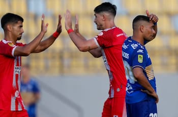 Unión La Calera se hace fuerte de visitante y supera a Everton por el Campeonato Nacional