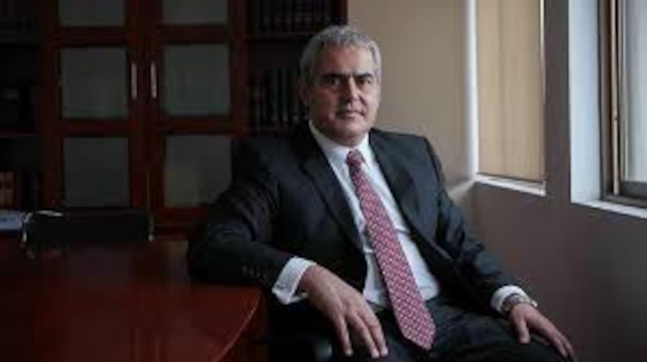 El abogado aspira al Congreso.