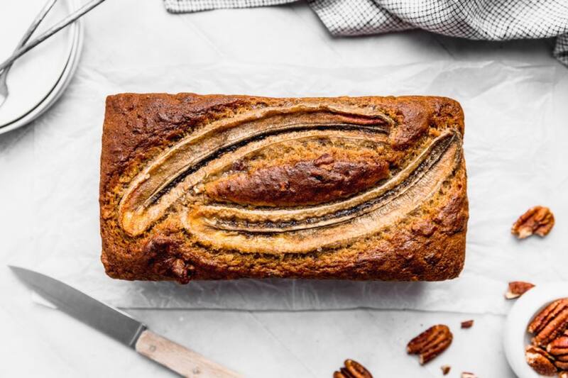 Aprende a cocinar este esponjoso queque de plátanos maduros.