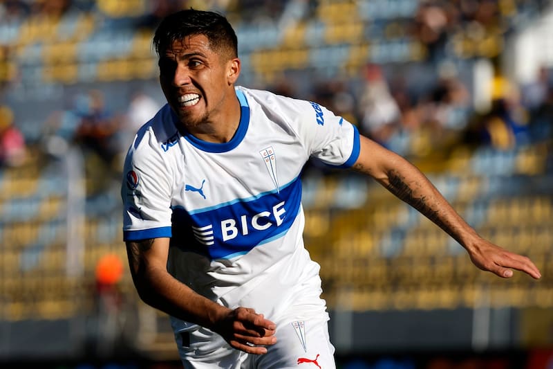 fue informado del lamentable fallecimiento de su abuela a horas de jugar contra Colo Colo.