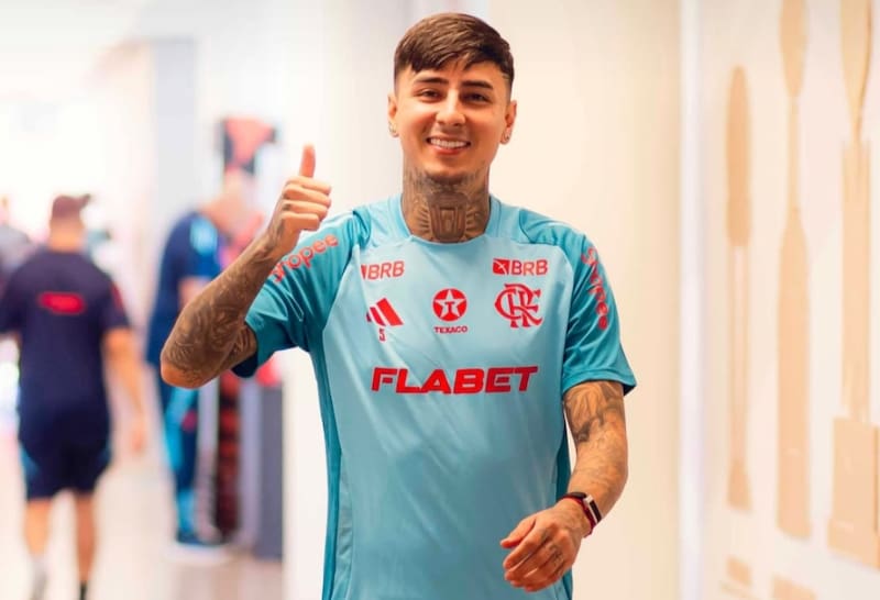 En Flamengo vislumbran el retorno del chileno para el partido ante Botafogo. Foto: @Flamengo.