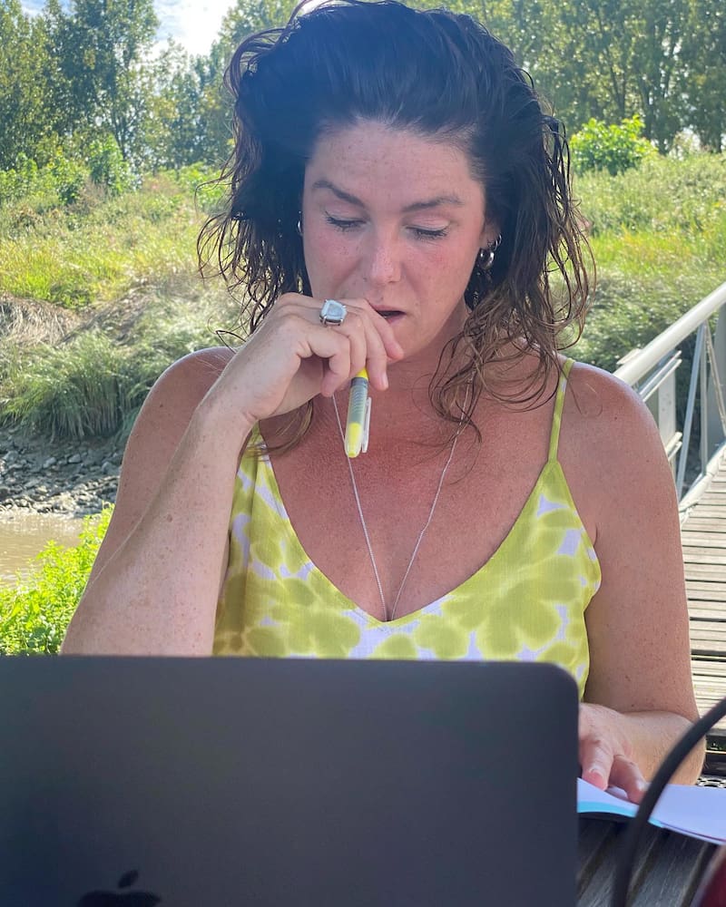 es Angelique en "Mar de fondo"