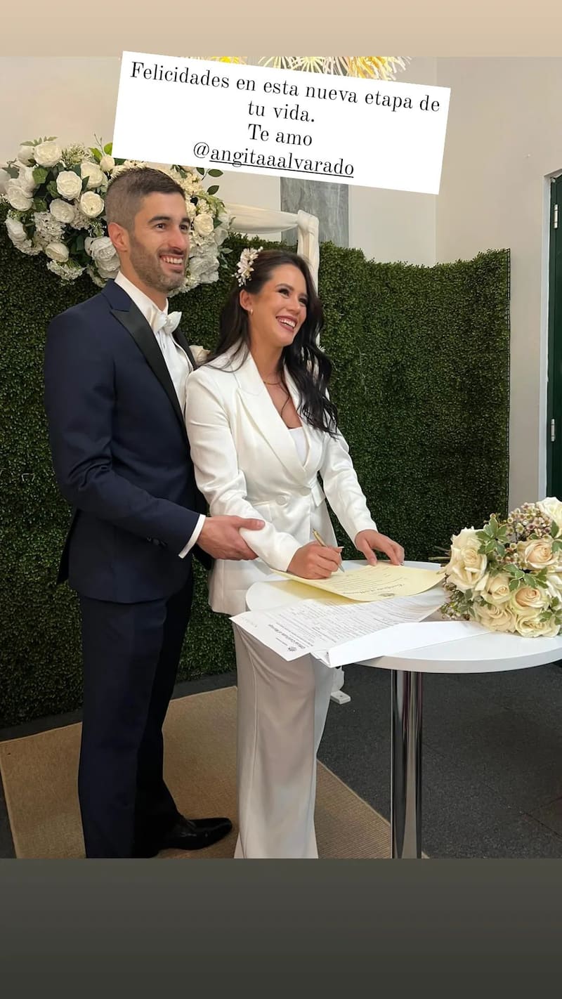 El elegante look de Angie Alvarado en su matrimonio con Rodolfo Kamke