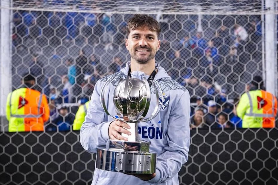 El futbolista argentino es capitán en Vélez Sarsfield, donde ha sido campeón tres veces.