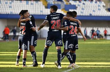 El cuestionado jugador de la U que ganó terreno en el receso para ser titular