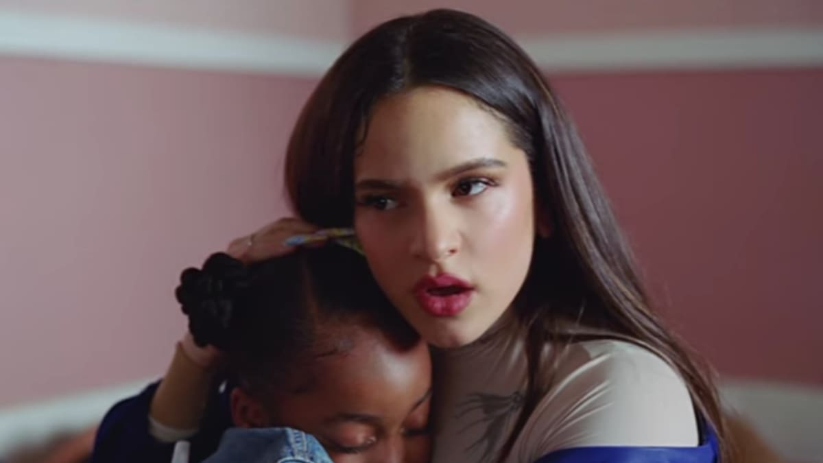 Otra vez no se le entiende la letra a Rosalía ¿Qué dice en su nueva canción?
