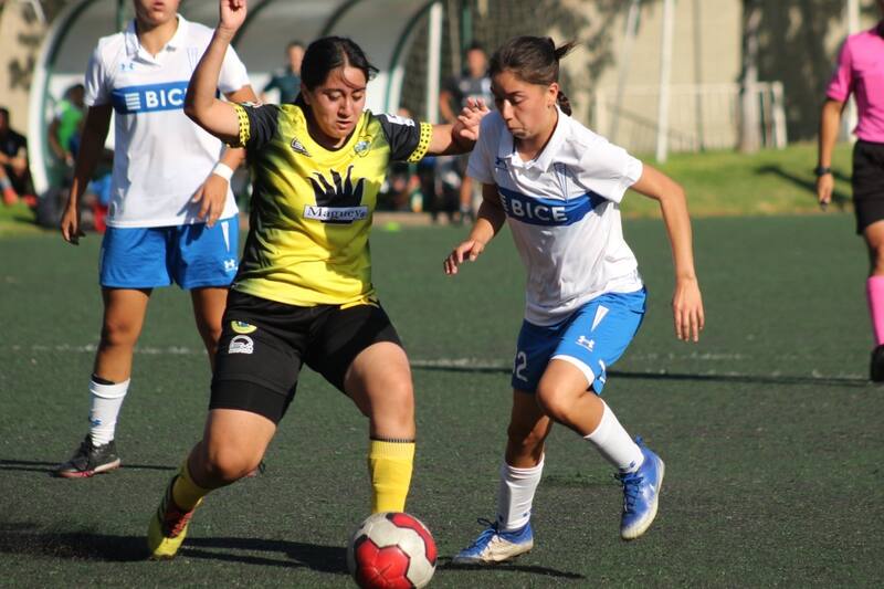 La UC Femenina goleó en Las Condes. Crédito: @CruzadasOficial.