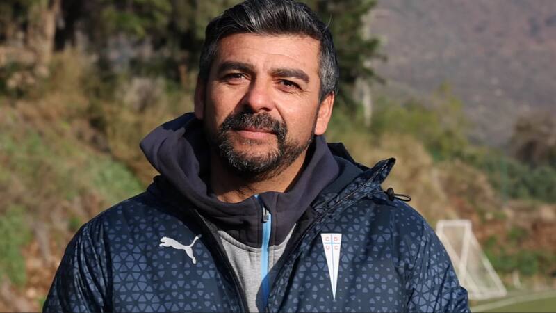 El entrenador deja la UC para irse a Primera B. Foto: Cruzados.