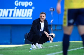 Atento Azul Azul: DT que la U buscó antes que Paqui Meneghini está en la cuerda floja en el fútbol brasileño