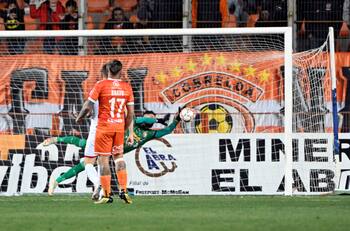 El genial nuevo apodo que Cobreloa le puso a su arquero tras ser figura ante Unión La Calera