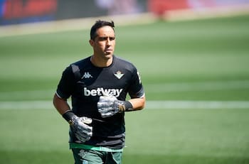 Así reaccionaron en España ante posible regreso de Claudio Bravo a Colo Colo