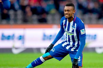 Hertha suspendió a Salomon Kalou por burlar medidas sanitarias