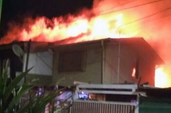 Niña de 5 años muere en feroz incendio ocurrido este miércoles 6 de abril por la noche en Pudahuel