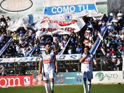 Remezón en el fútbol chileno: anuncian salida de dos DT que peleaban el liderato