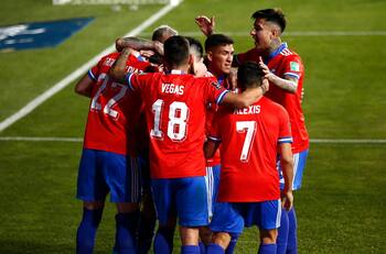 Algunas sorpresas: Martín Lasarte entregó la nómina de La Roja para jugarse la vida contra Brasil y Uruguay