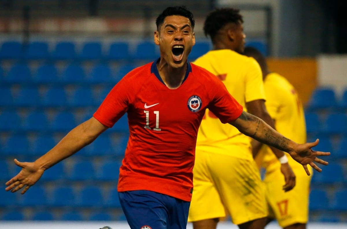 VIDEO | Con globos y serpentinas: el eufórico festejo que recibió Felipe Mora por parte de su familia tras nominación a la Roja