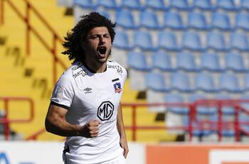 Con varias figuras del fútbol europeo: Maximiliano Falcón apareció en oncena ideal de uruguayos sub 23 por su rendimiento mostrado en Colo Colo
