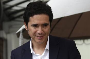 Concurso para traer profesores del extranjero: Idea de Ignacio Briones enfureció en redes