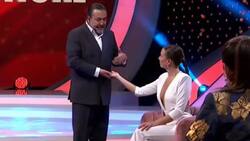 Les leyó la mano: Las impactantes predicciones que hizo Leo Caprile a las panelistas de “Juego Textual