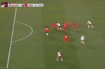 VIDEO l "Cierren el estadio": El mágico gol de Enzo Francescoli a sus 60 años en la despedida de Leonardo Ponzio