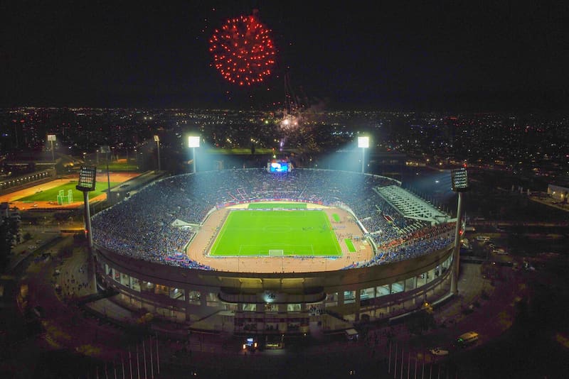 La U no podrá contar con sus hinchas en Chile tras el castigo de Conmebol.