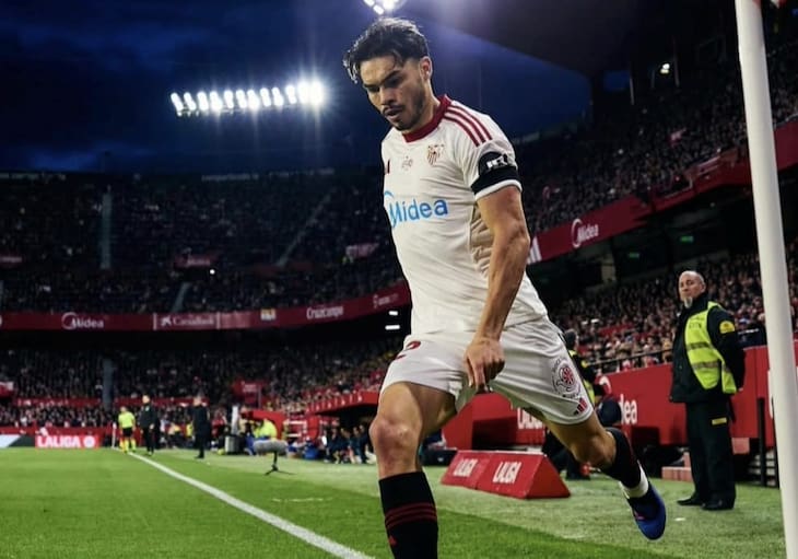 Todo sirve: el imprevisto que le ayudará a Gabriel Suazo a ser titular contra Barcelona