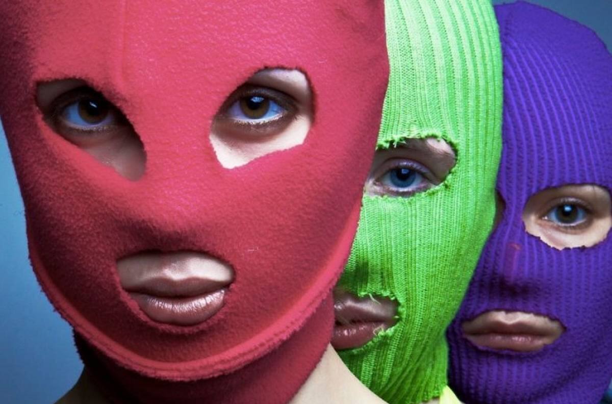 Ponen bajo arresto domiciliario a miembro de la banda Pussy Riots por protestas contra Putin