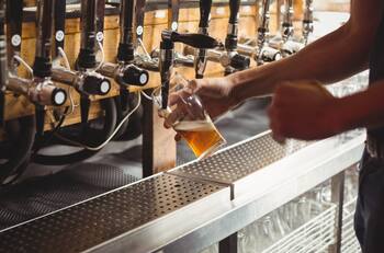 Reconocida marca de cervezas confirma su quiebra: deuda podría alcanzar los US$10 millones