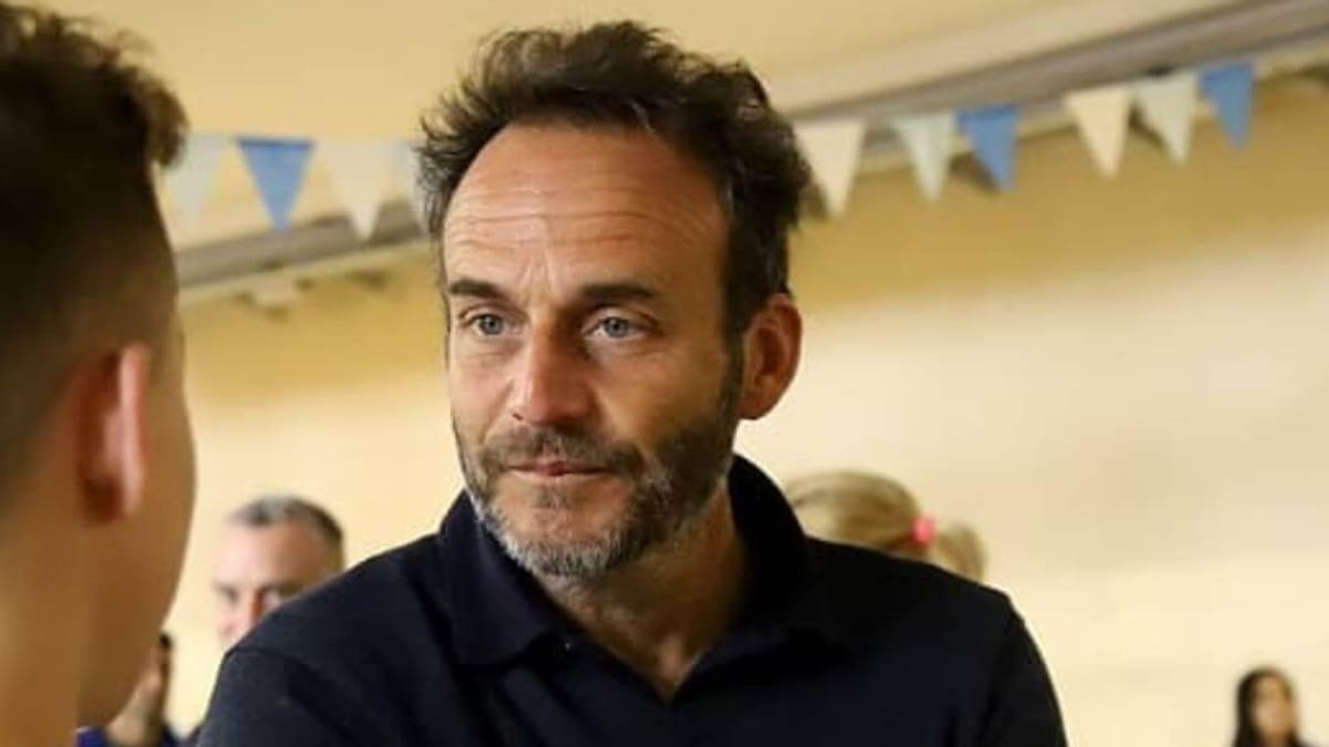 Ex coach argentino del "Chino" Ríos renunció al gobierno por jugar torneo de pádel en cuarentena