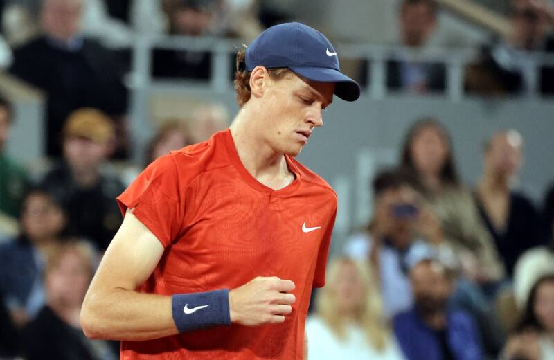 Jannik Sinner está en el ojo del huracán. EFE