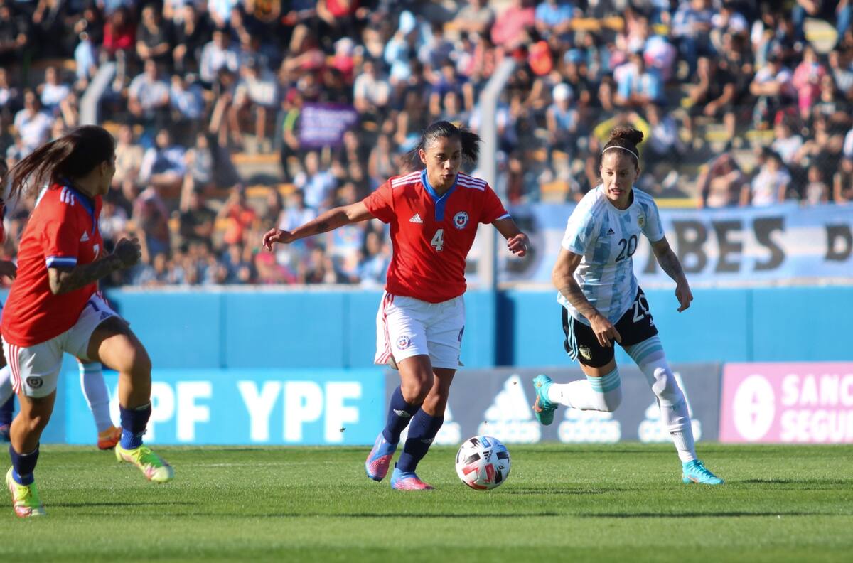 La Roja femenina no pudo repetir la hazaña y cayó con Argentina en San Luis