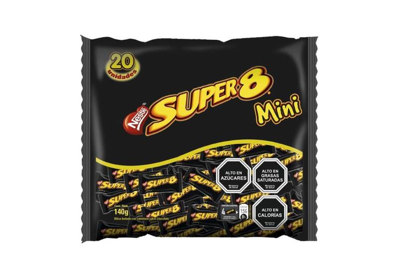 Si tu presupuesto es un poco más elevado, puedes añadir Super 8 Mini a los dulces que repartirás este Halloween.