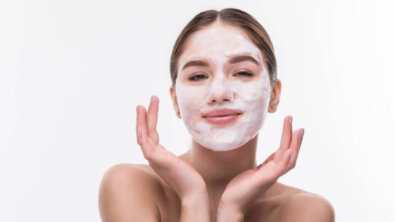 Elimina el acné y los puntos negros con esta mascarilla (Foto: Freepik).