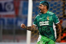 La tanda inolvidable del Mono Sánchez: tapó dos penales sin guantes y provocó la furia de la UC