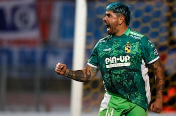 La tanda inolvidable del Mono Sánchez: tapó dos penales sin guantes y provocó la furia de la UC