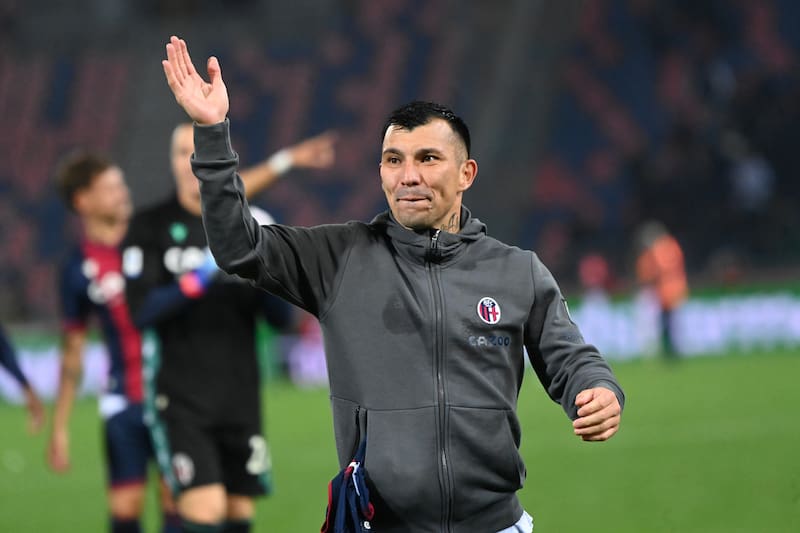 Gary Medel es figura en el Bologna. Crédito: @Bolognafc1909.