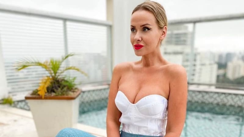 Lola Melnyck no quiere saber nada de Chile. Créditos: Instagram