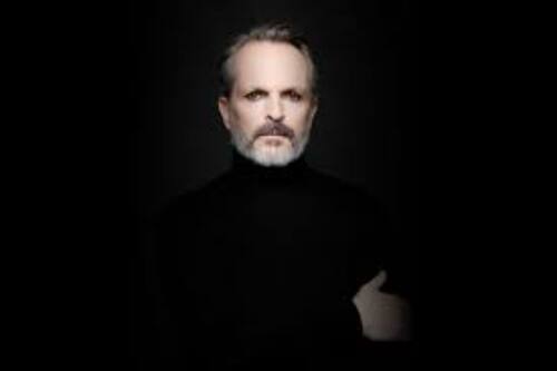 Miguel Bosé disfruta de unos días de vacaciones en Mallorca junto a sus hijos
