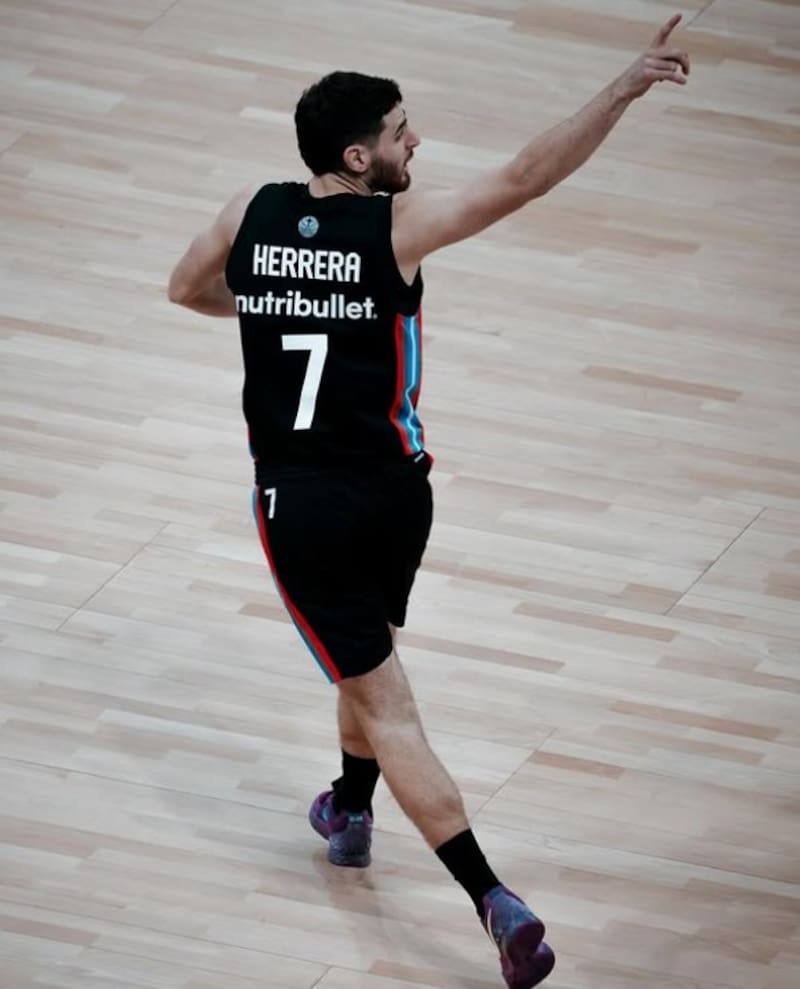 París Basketball "es un club muy ambicioso, pero económicamente también muy poderoso. Tenemos los recursos para contratar jugadores de primer nivel", dice el chileno.