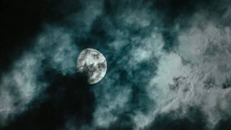 Desde la Luna del Lobo hasta una lluvia de estrellas: Tres eventos astronómicos que ocurrirán en enero