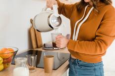 Cómo eliminar el sarro del hervidor con solo un producto que de seguro tienes en casa