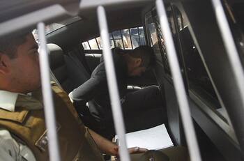 Mujer fue encerrada y violentada sexualmente cinco días en furgón por su cónyuge, quien tenía orden de alejamiento